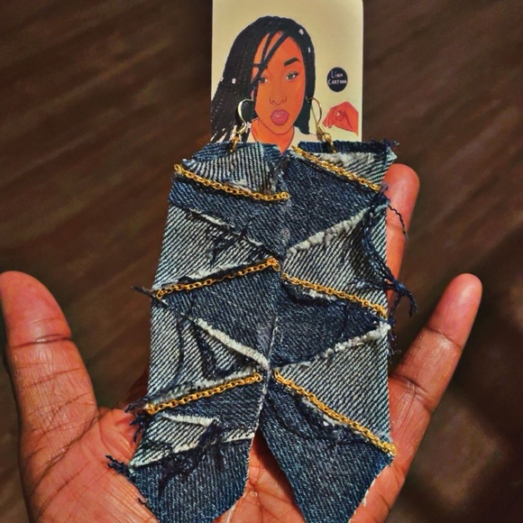 Fashion Earrings - Picture 3 of 4